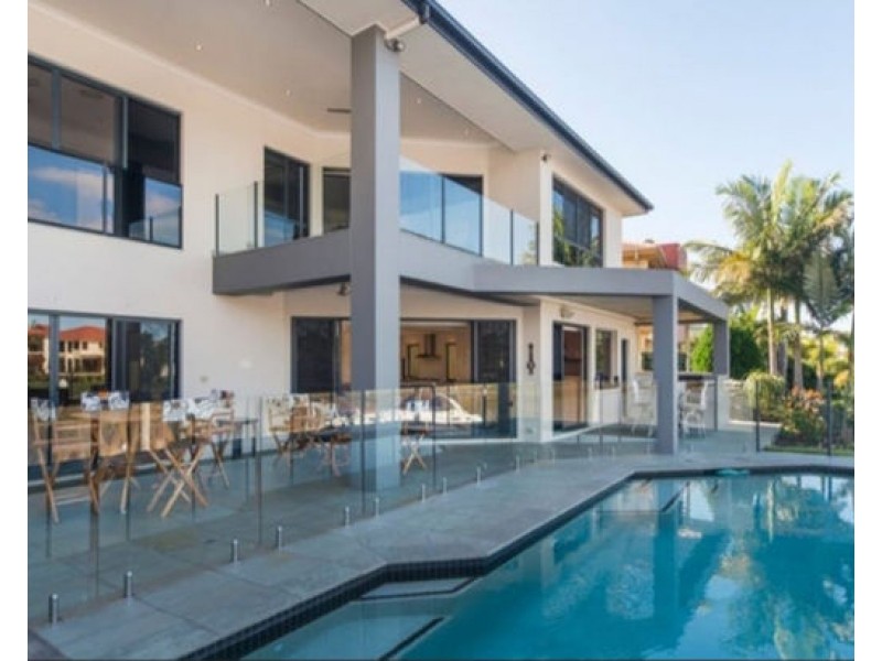 2330 Cressbrook Dr, Hope Island QLD 4212