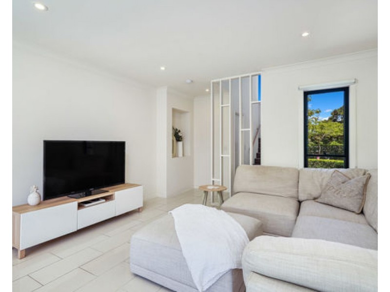 102 North Hill Drive Robina, Robina QLD 4226