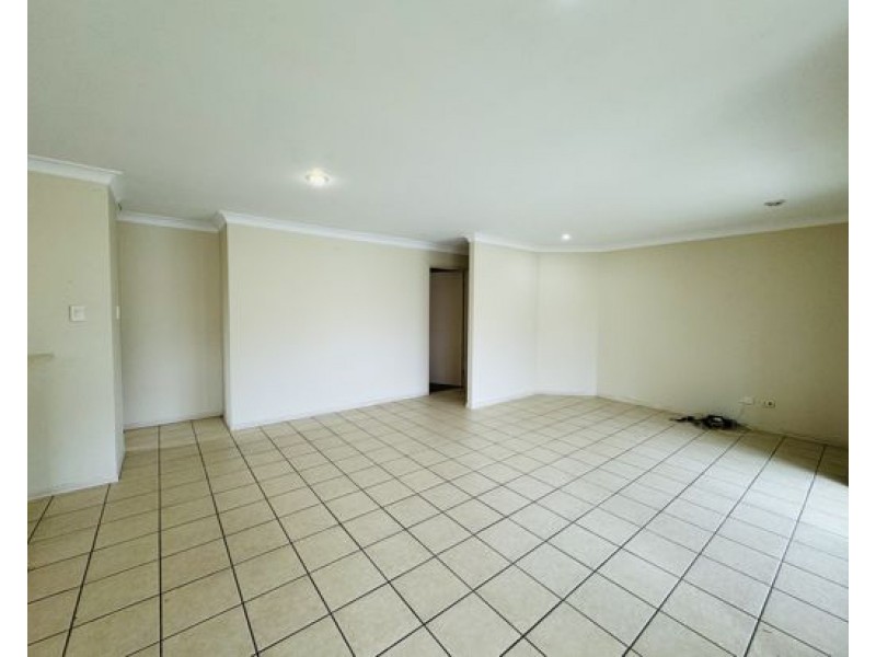 18 Spruce Street, Loganlea QLD 4131