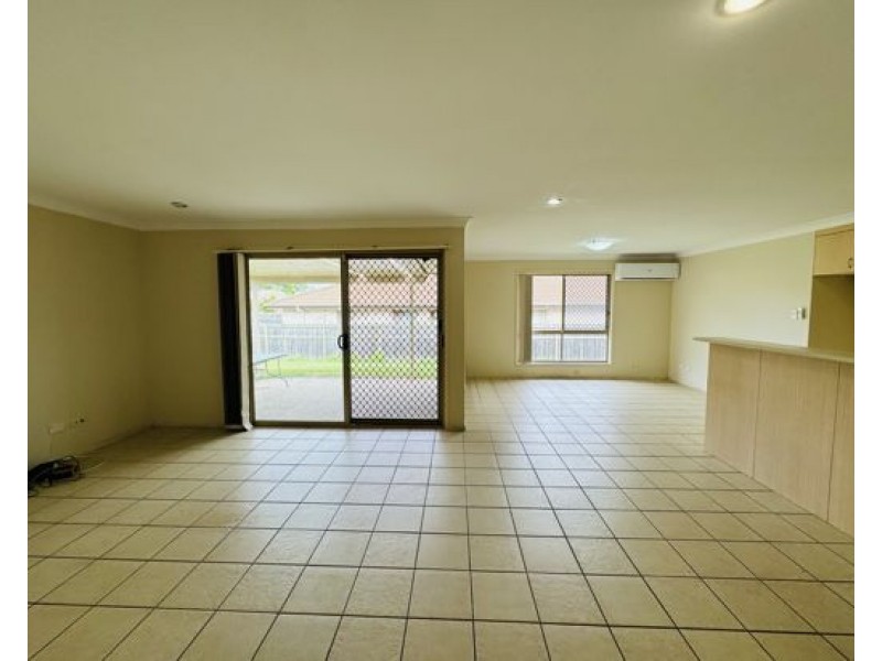 18 Spruce Street, Loganlea QLD 4131