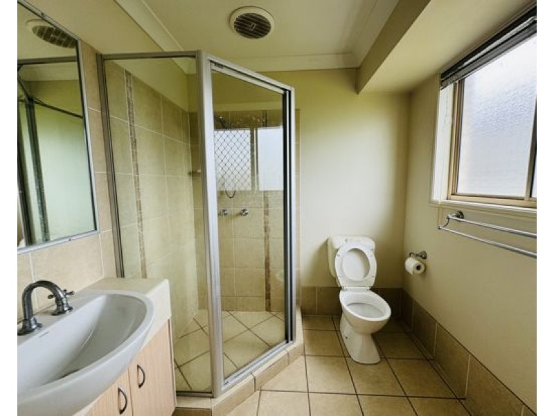 18 Spruce Street, Loganlea QLD 4131