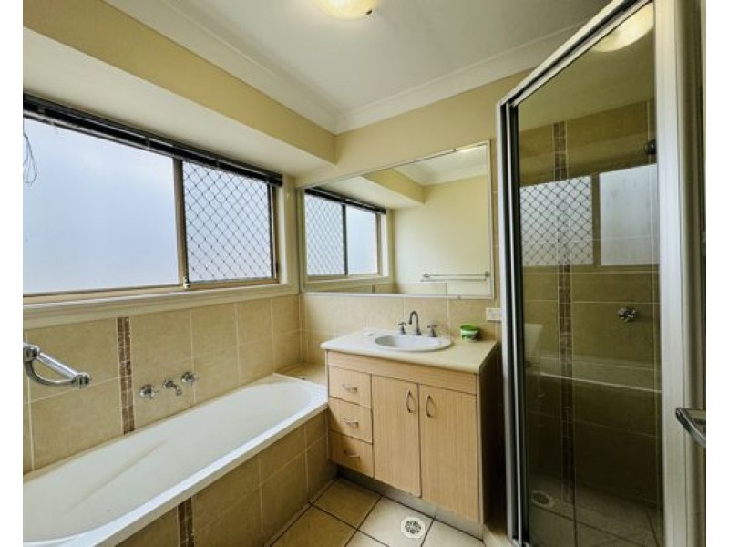 18 Spruce Street, Loganlea QLD 4131