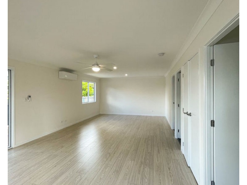 2B Barcrest Court, Crestmead QLD 4132