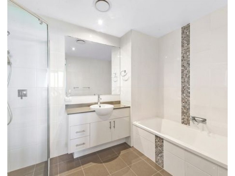 1007/2 Aqua Street, Southport QLD 4215