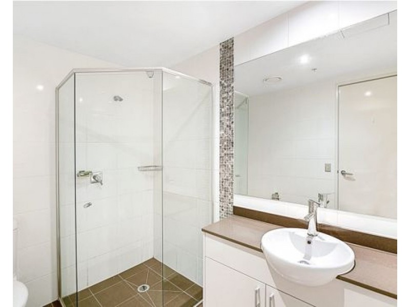 1007/2 Aqua Street, Southport QLD 4215