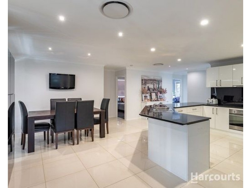 7 Tantanoola Street, Parkinson QLD 4115