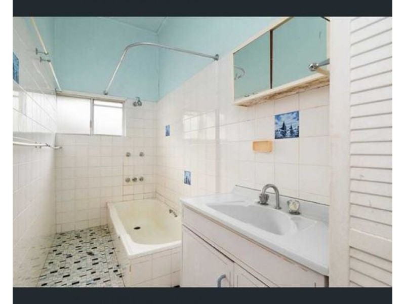 36 Rossiter Street, Morningside QLD 4170