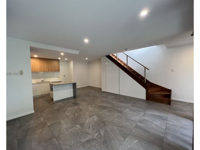 12 Fairlight Avenue, Robina QLD 4226