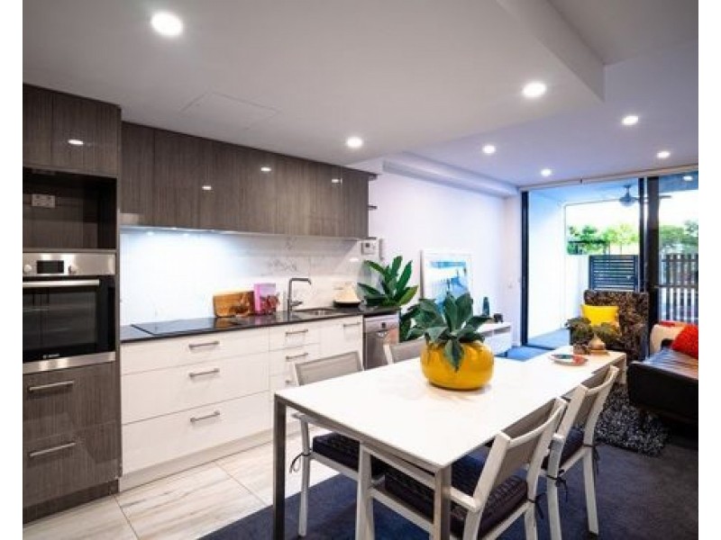 1016 172 Venner Road, Yeronga QLD 4104