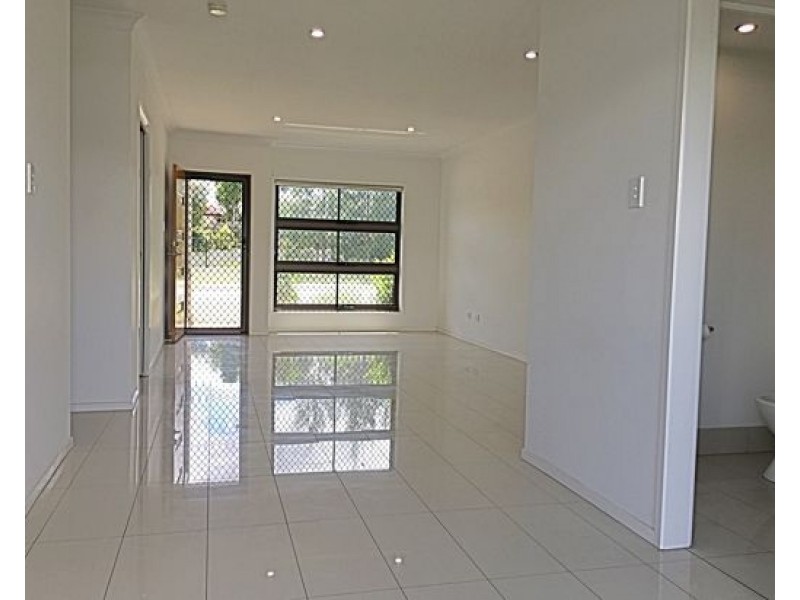 26 30 Girraween Cres, Parkinson QLD 4115