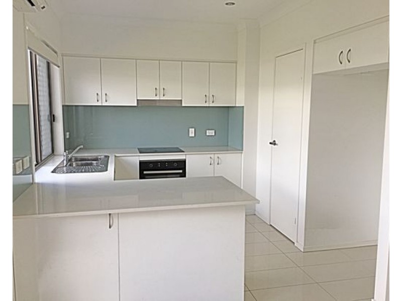 26 30 Girraween Cres, Parkinson QLD 4115