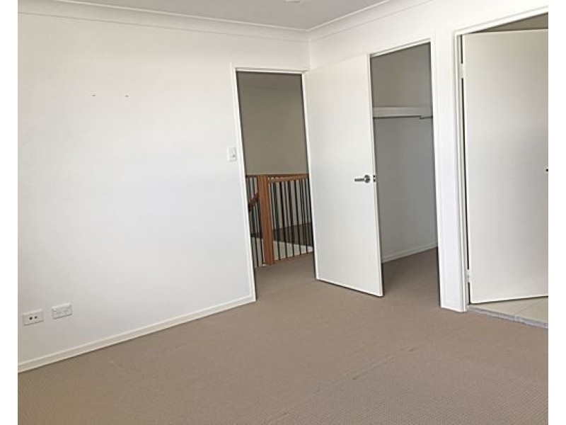 26 30 Girraween Cres, Parkinson QLD 4115