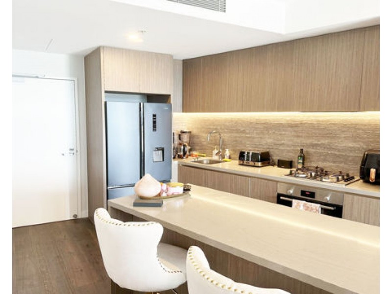 5 The Darling Avenue, Broadbeach QLD 4218