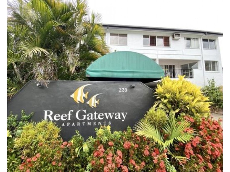 24/239 Lake street, Cairns North QLD 4870