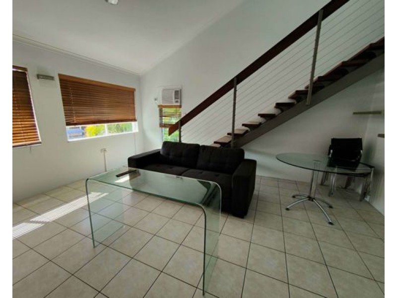 24/239 Lake street, Cairns North QLD 4870