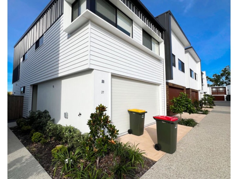 37/8 BEN DALLEY DRIVE, Helensvale QLD 4212