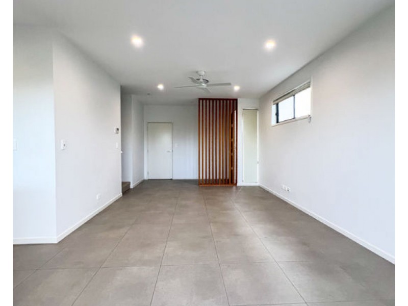 37/8 BEN DALLEY DRIVE, Helensvale QLD 4212