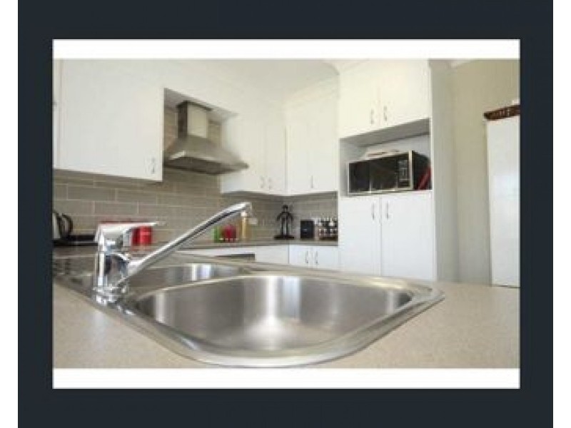 72 tone drive, Collingwood Park QLD 4301