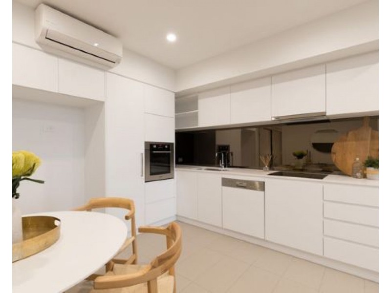 30607/300 Old Cleveland Road, Coorparoo QLD 4151