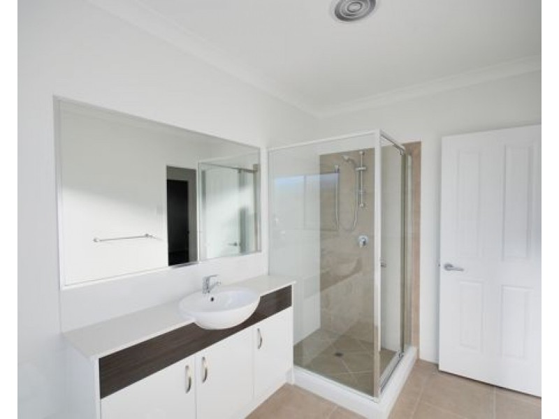 8 Walnut Street, Rochedale QLD 4123