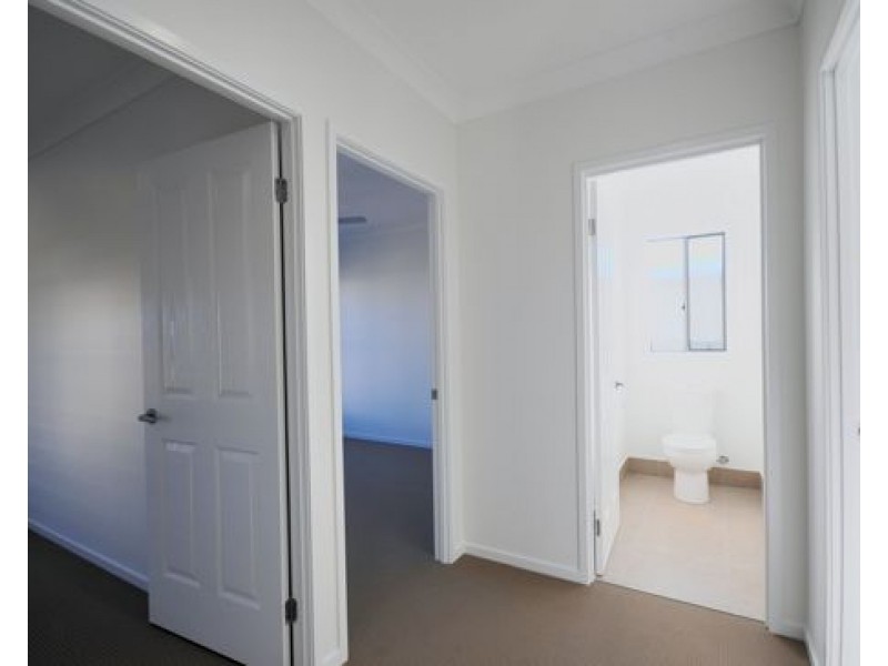 8 Walnut Street, Rochedale QLD 4123