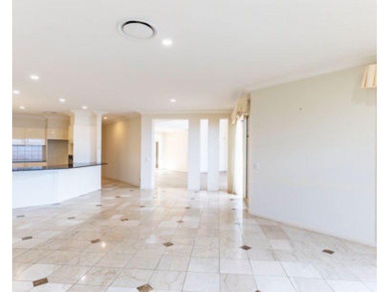 25 King Arthurs Ct, Paradise Point QLD 4216