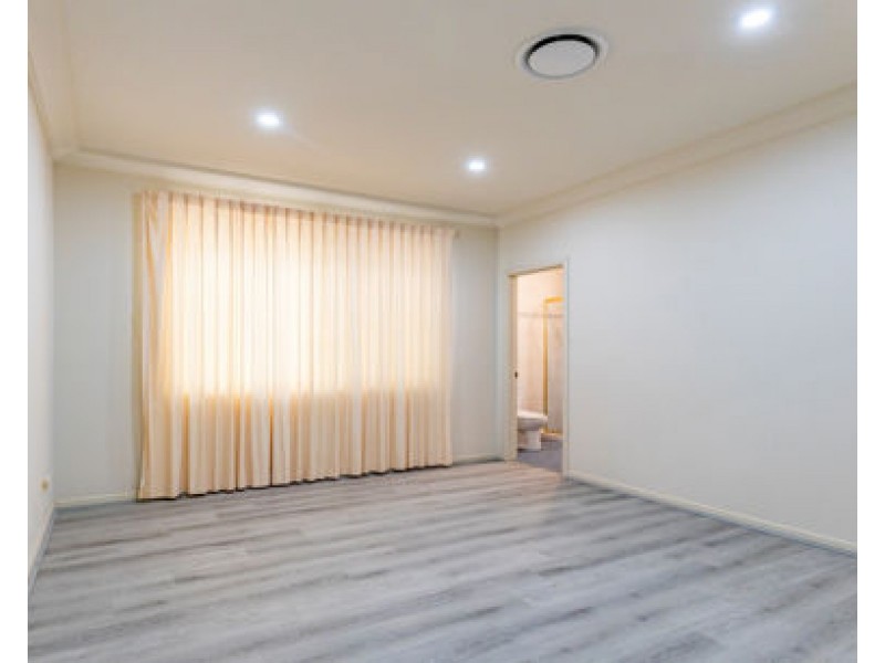 25 King Arthurs Ct, Paradise Point QLD 4216