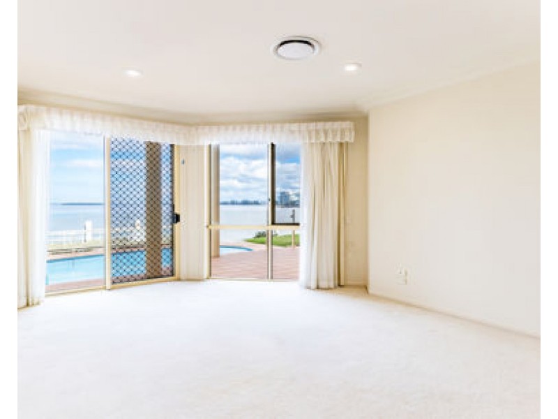 25 King Arthurs Ct, Paradise Point QLD 4216