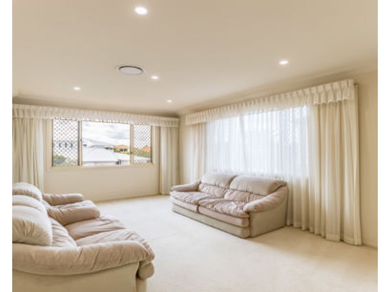 25 King Arthurs Ct, Paradise Point QLD 4216