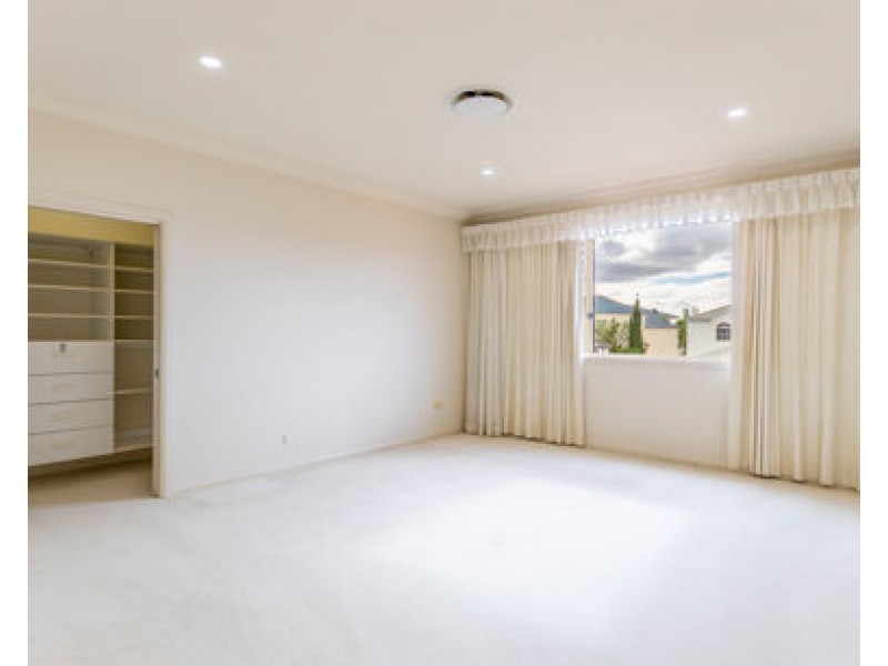25 King Arthurs Ct, Paradise Point QLD 4216