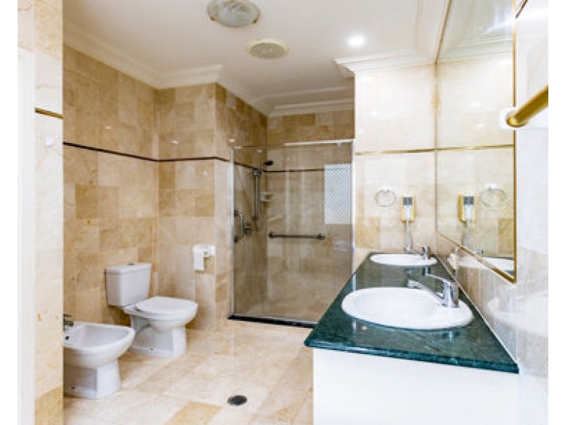 25 King Arthurs Ct, Paradise Point QLD 4216