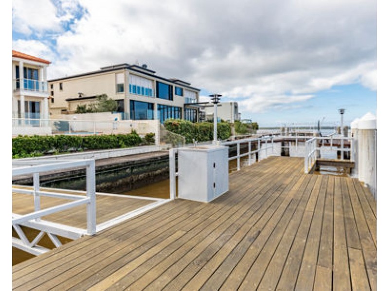 25 King Arthurs Ct, Paradise Point QLD 4216