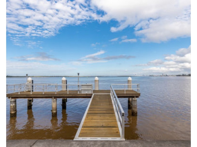 25 King Arthurs Ct, Paradise Point QLD 4216