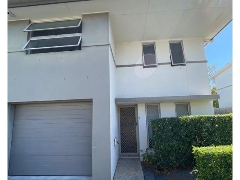 7 20 Kianawah Road South, Manly West QLD 4179