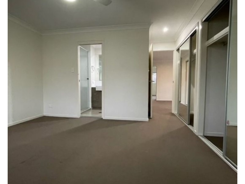 7 20 Kianawah Road South, Manly West QLD 4179