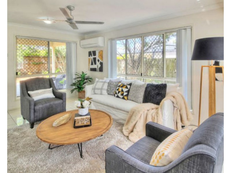 7 Karajini Crescent, Parkinson QLD 4115