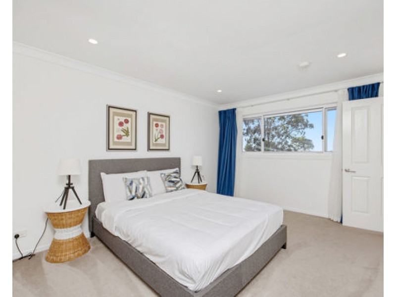 4 Earle Court, Tallai QLD 4213