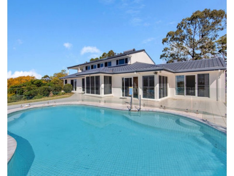 4 Earle Court, Tallai QLD 4213