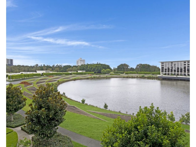 301W/1 Marina Drive, Benowa QLD 4217