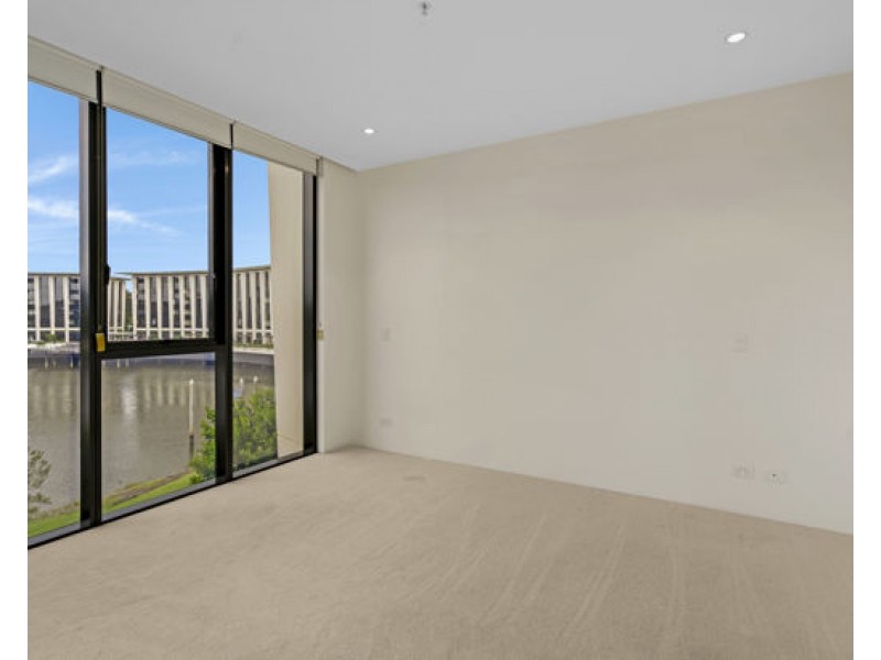 301W/1 Marina Drive, Benowa QLD 4217