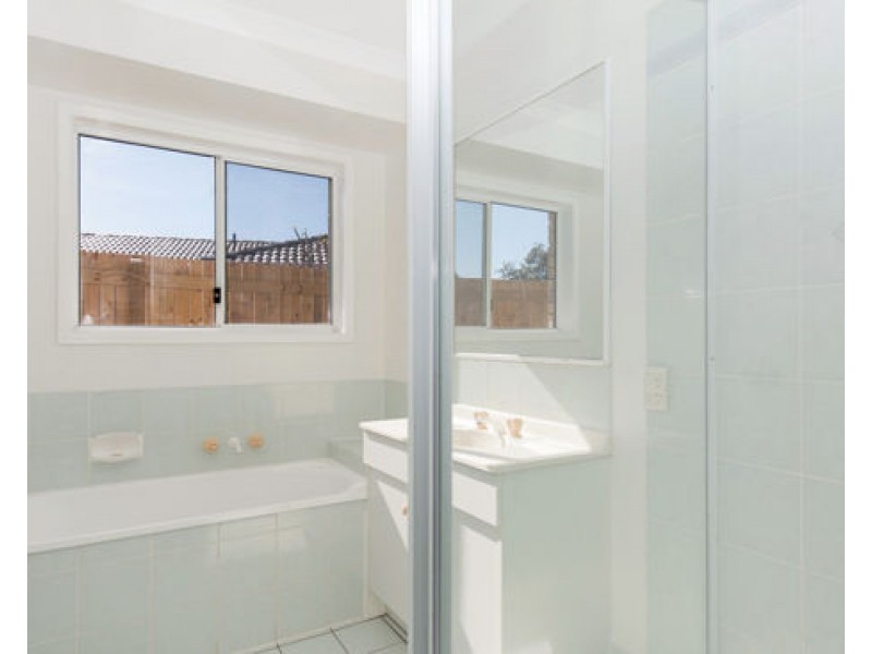 16 LYNDON COURT, Boronia Heights QLD 4124