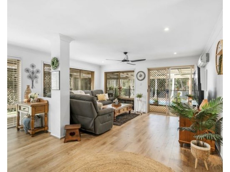 5 Poeppel Place, Helensvale QLD 4212