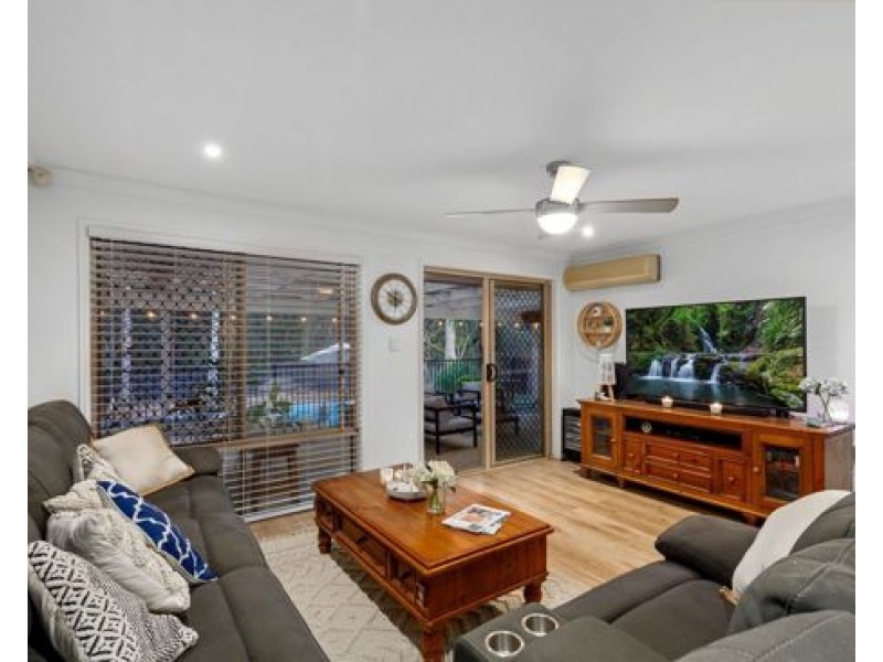 5 Poeppel Place, Helensvale QLD 4212