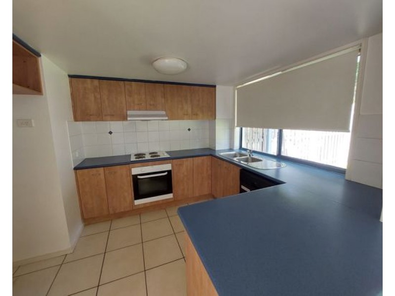 17/2 Studio Drive, Pacific Pines QLD 4211