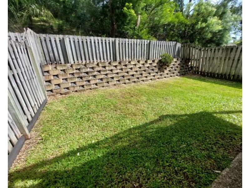 17/2 Studio Drive, Pacific Pines QLD 4211