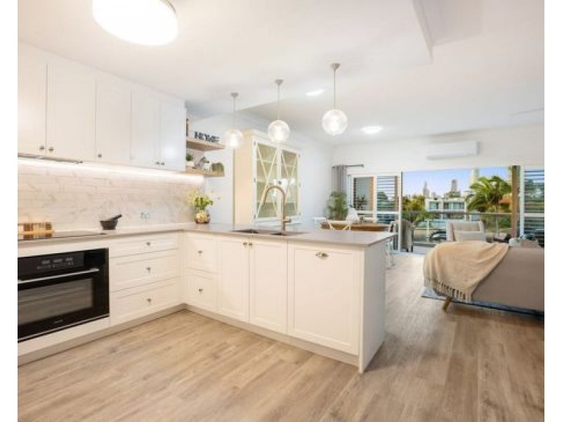 2E/11 Eady Avenue,, Broadbeach Waters QLD 4218