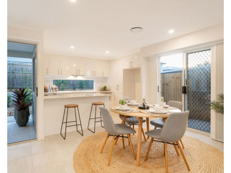 21 Emerald Place, Bridgeman Downs QLD 4035