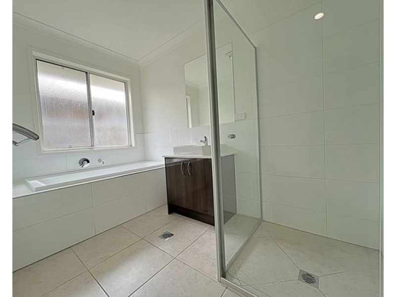40 Eucalyptus Cres, Ripley QLD 4306