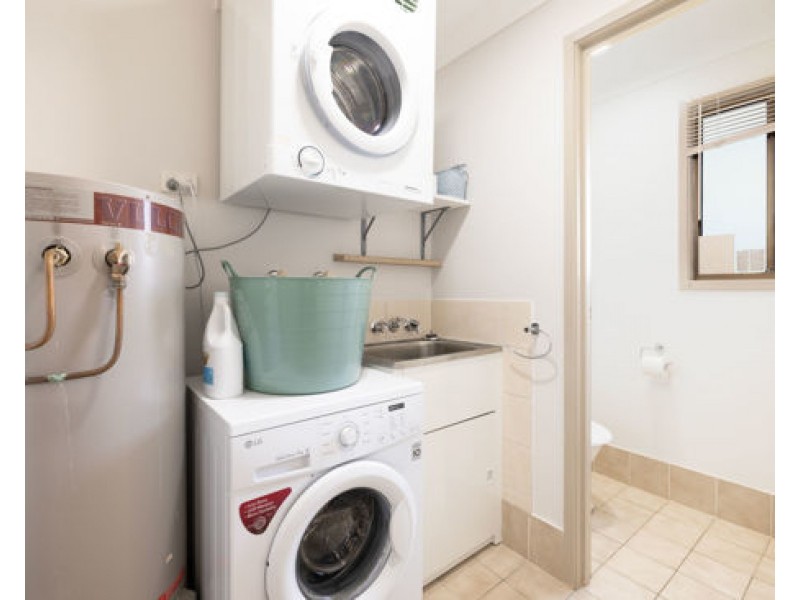 29/71 OLSEN AVENUE, Labrador QLD 4215