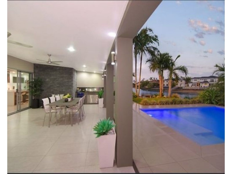 9 Sceptre Court, Newport QLD 4020